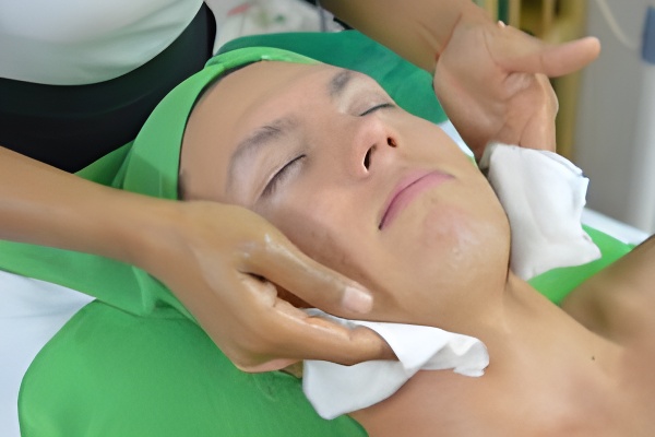 Facial & Waxing